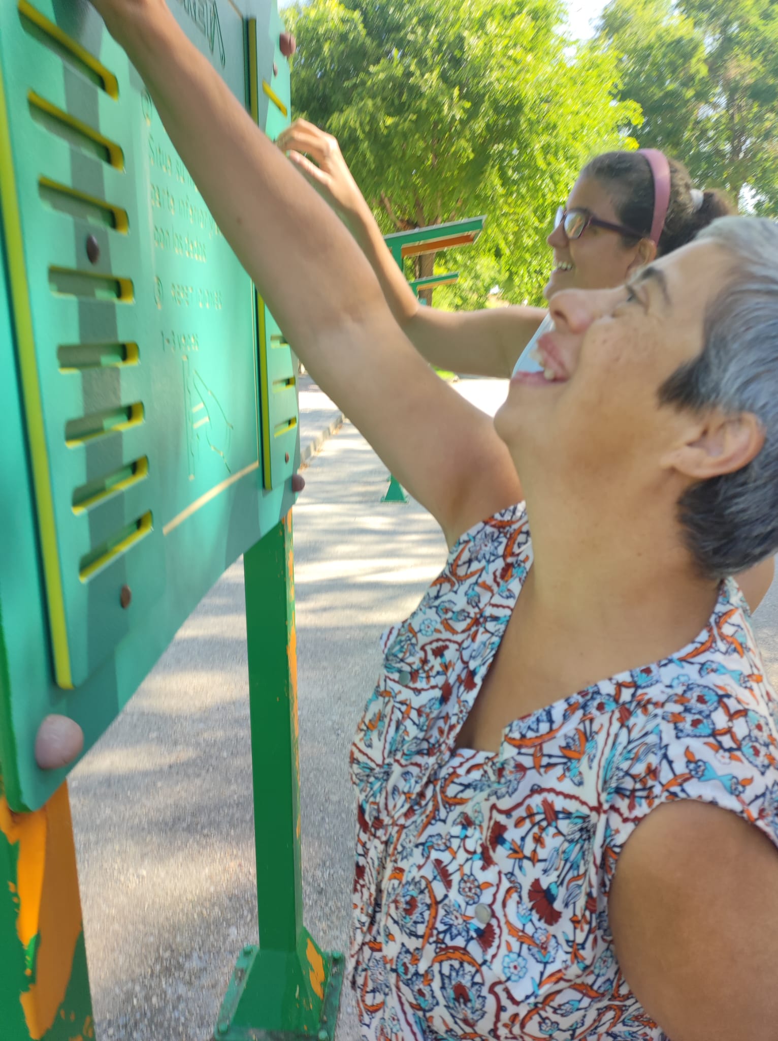 Desarrollo cognitivo con máquinas en un parque